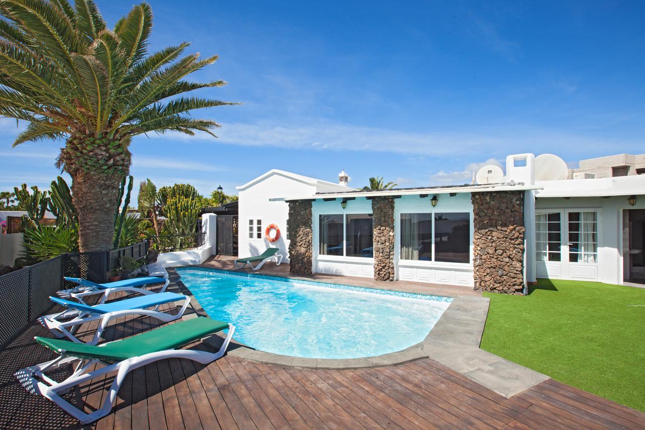 Jessica Suites Tías